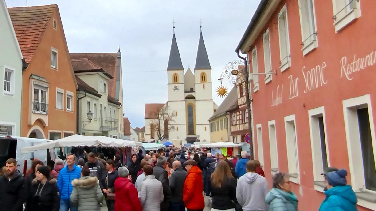 Die Vorfreude auf den beliebten Frühjahrsmarkt und die Messen in Herrieden und Umgebung ist groß. (Foto: Christian Treffer)