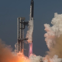 Die Entwicklung der großen Rakete Starship verschlingt Milliarden, soll das Geschäft von SpaceX aber stark voranbringen. (Archivbild) (Foto: Eric Gay/AP/dpa)