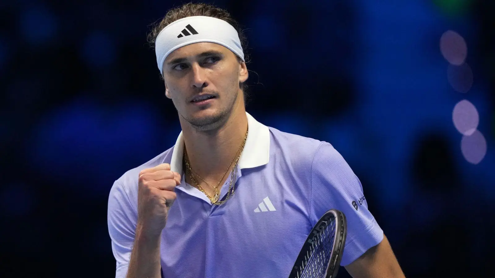 Alexander Zverev hat mit zwei Siegen ohne Satzverlust bei den ATP Finals eine optimale Ausgangsposition, ist aber noch nicht sicher weiter. (Foto: Antonio Calanni/AP/dpa)