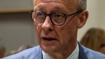 Bundeskanzler Friedrich Merz will Ungarns Regierungschef Viktor Orban in Brüssel zur Aufgabe der Blockade bewegen. (Archivbild) (Foto: Michael Kappeler/dpa)