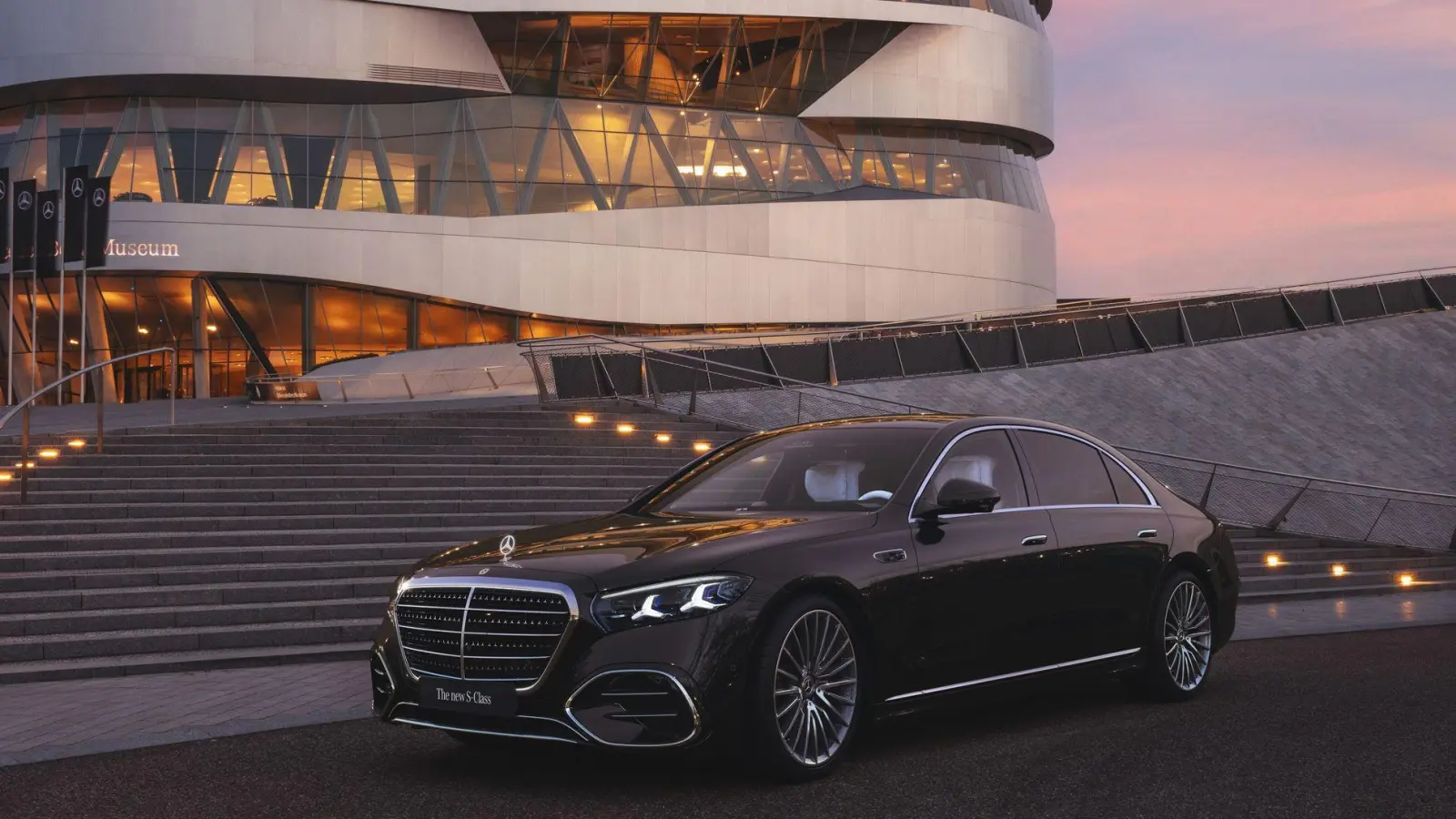 Mopf beim Luxusschlitten: Die Modellpflege (Mopf) der Mercedes S-Klasse bringt ab Sommer unter anderem überarbeitetes Design und neue Technik . (Foto: Mercedes-Benz AG/dpa-tmn)