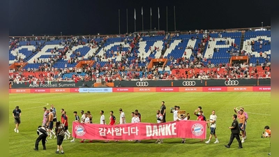 Der FC Bayern verabschiedet sich mit einem Testspielsieg aus Südkorea. (Foto: Christian Kunz/dpa)