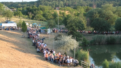 Hunderte Besucher strömten 2023 zum Lichterfest nach Burgbernheim. Jetzt ist es abgesagt. (Archivbild: Hans-Bernd Glanz)