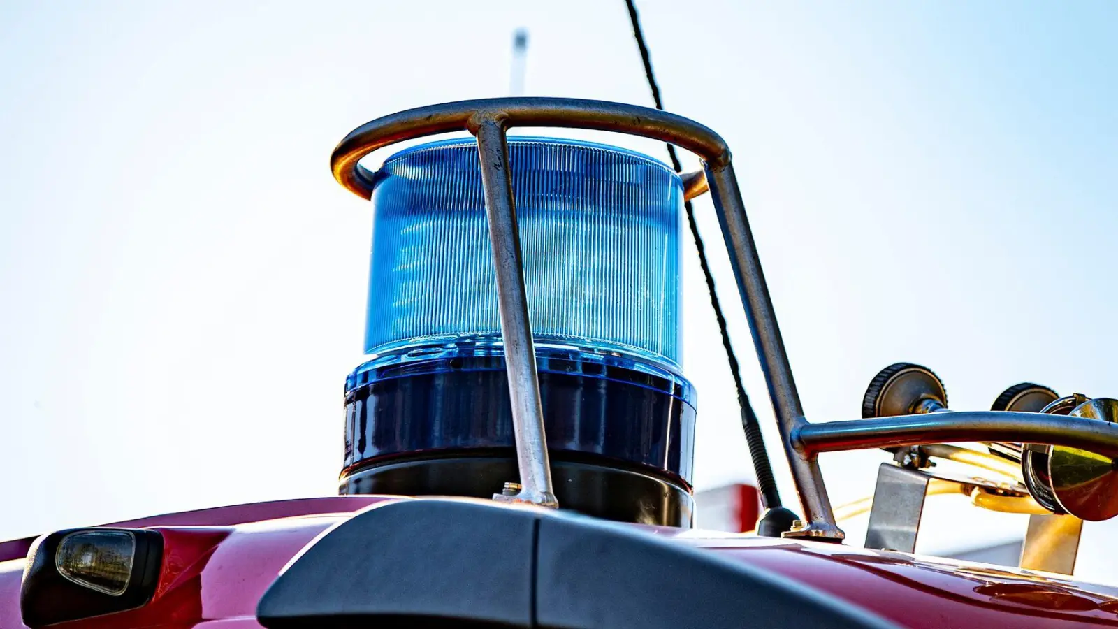 Zum Glück schnell beendet war ein Einsatz der Feuerwehr in Geslau.  (Symbolbild: David Inderlied/dpa)