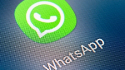 Whatsapp muss sich seit Kurzem neben den Wettbewerbsregeln auch an weitere strengere EU-Digitalregeln halten. (Symbolbild) (Foto: Fabian Sommer/dpa)