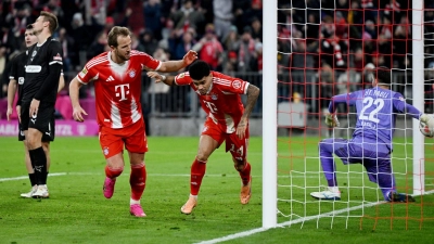 Luis Diaz (m) wird zum Münchner Matchwinner. (Foto: Sven Hoppe/dpa)