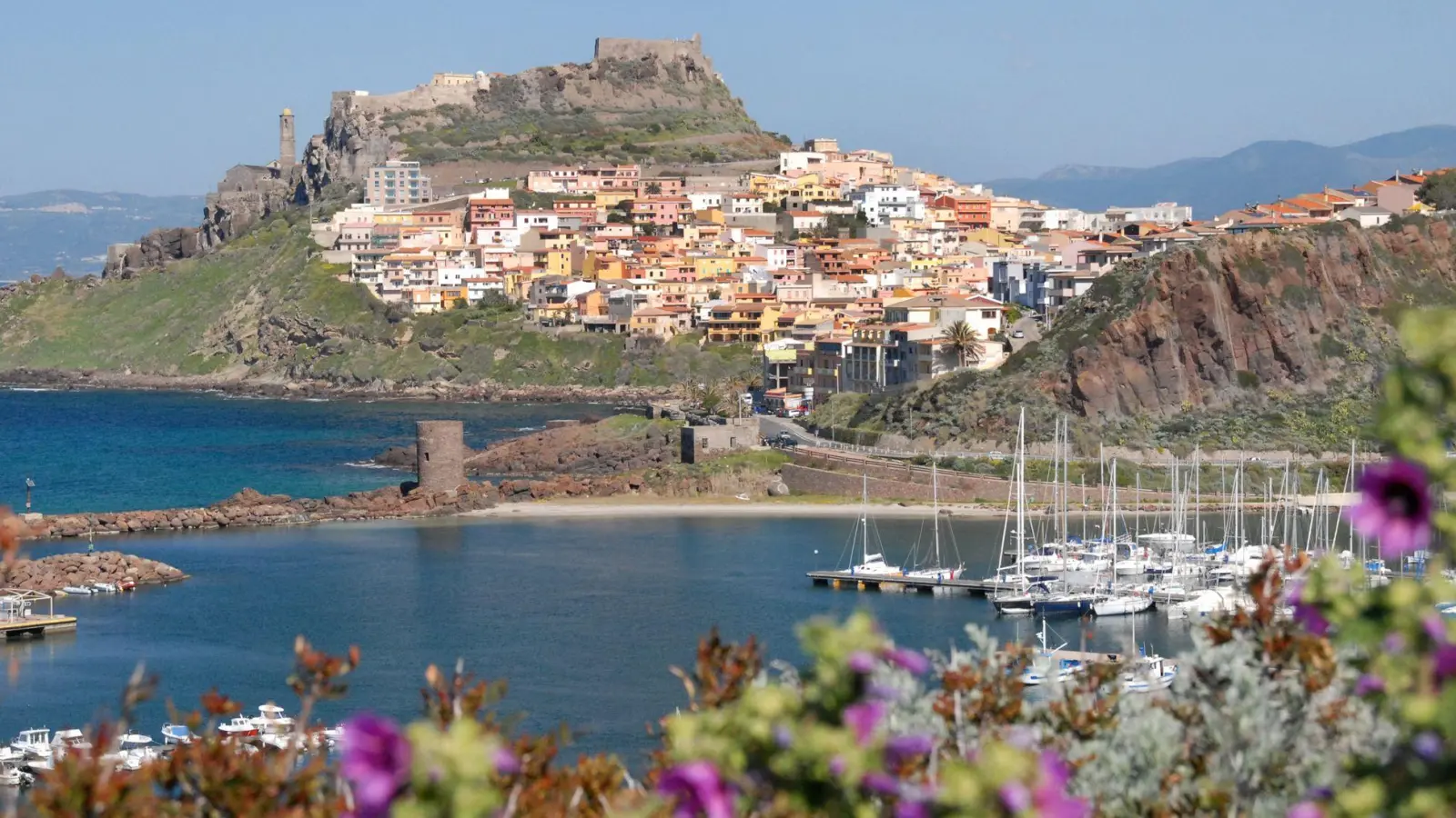 Der Unfall ereignete sich am frühen Morgen - die Opfer waren auf dem Weg zur Arbeit. (Symbolbild) (Foto: Christian Röwekamp/dpa-tmn/dpa)