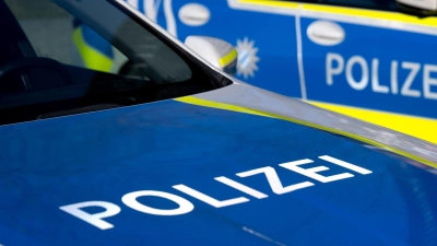 Bei einer Wohnungsdurchsuchung findet die Polizei Hinweise nach dem Diebstahl in einem Unternehmen. (Symbolbild) (Foto: Sven Hoppe/dpa)