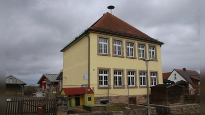 Wer im Mai ins Steinsfelder Rathaus einziehen wird, ist noch unklar. Am 8. März erhalten die Wählerinnen und Wähler einen leeren Zettel. (Foto: Stefan Neidl)