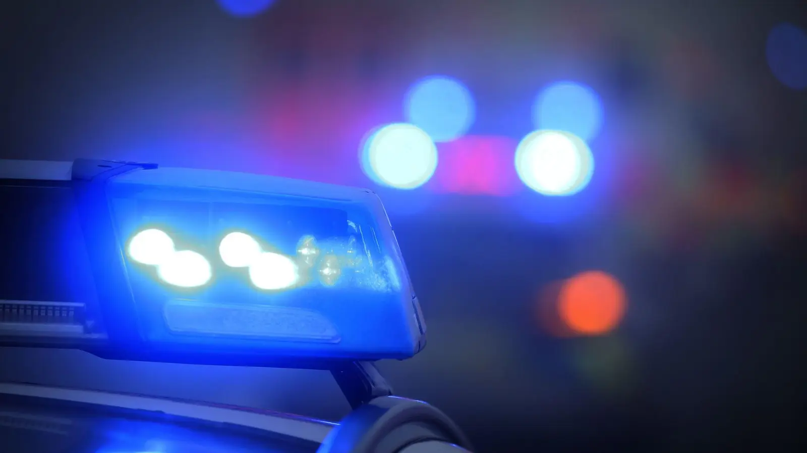 Ein Fahrfehler war laut Polizei der Grund für den Schiffsunfall. (Symbolbild) (Foto: Karl-Josef Hildenbrand/dpa)