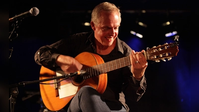 Stefan Sell spielt am 25. Juni in der Kulturscheune der McNeills in Unterlaimbach. (Foto: Tomek Wozniakowski)