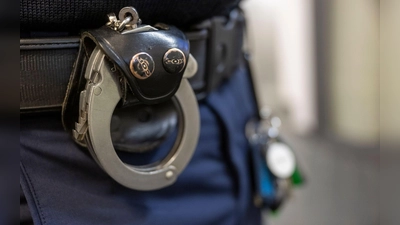 Der Verdächtige sitzt inzwischen nach amerikanischem Recht in Untersuchungshaft. (Symbolbild) (Foto: Peter Kneffel/dpa)