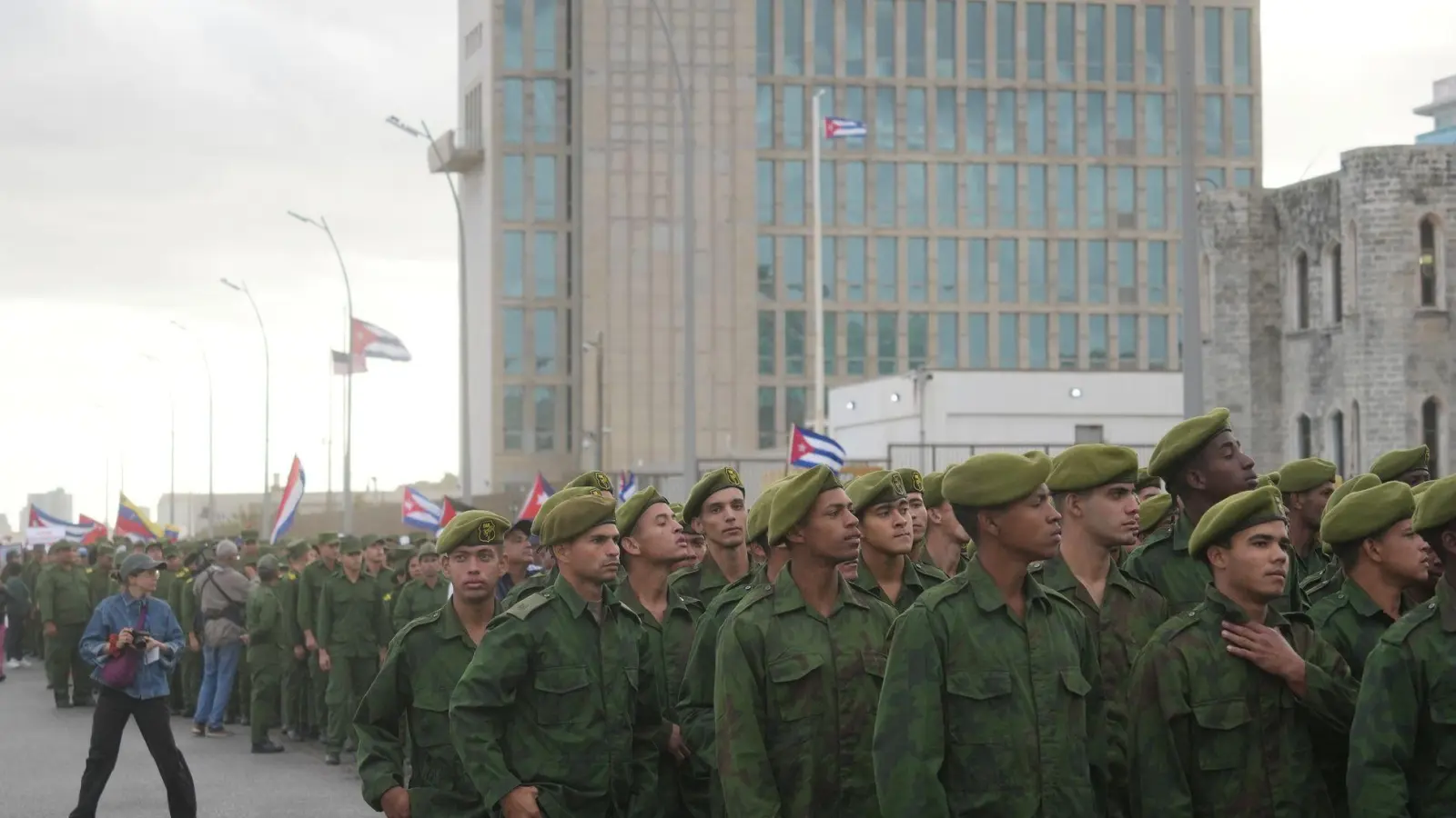 Seit der Revolution 1959 unter den linken Revolutionsführer Fidel Castro sind die Beziehungen zwischen Kuba und den USA angespannt. (Archivbild) (Foto: Ramon Espinosa/AP/dpa)