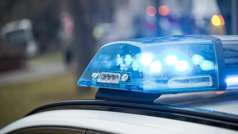 Bei zwei identischen Unfällen war in Dietenhofen die Polizei gefordert. (Symbolbild: Daniel Vogl/dpa)