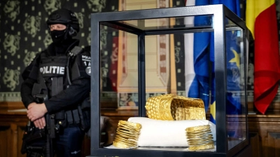 Die Diebe stahlen auch diesen Goldhelm. (Archivbild) (Foto: Sem Van Der Wal/ANP/dpa)