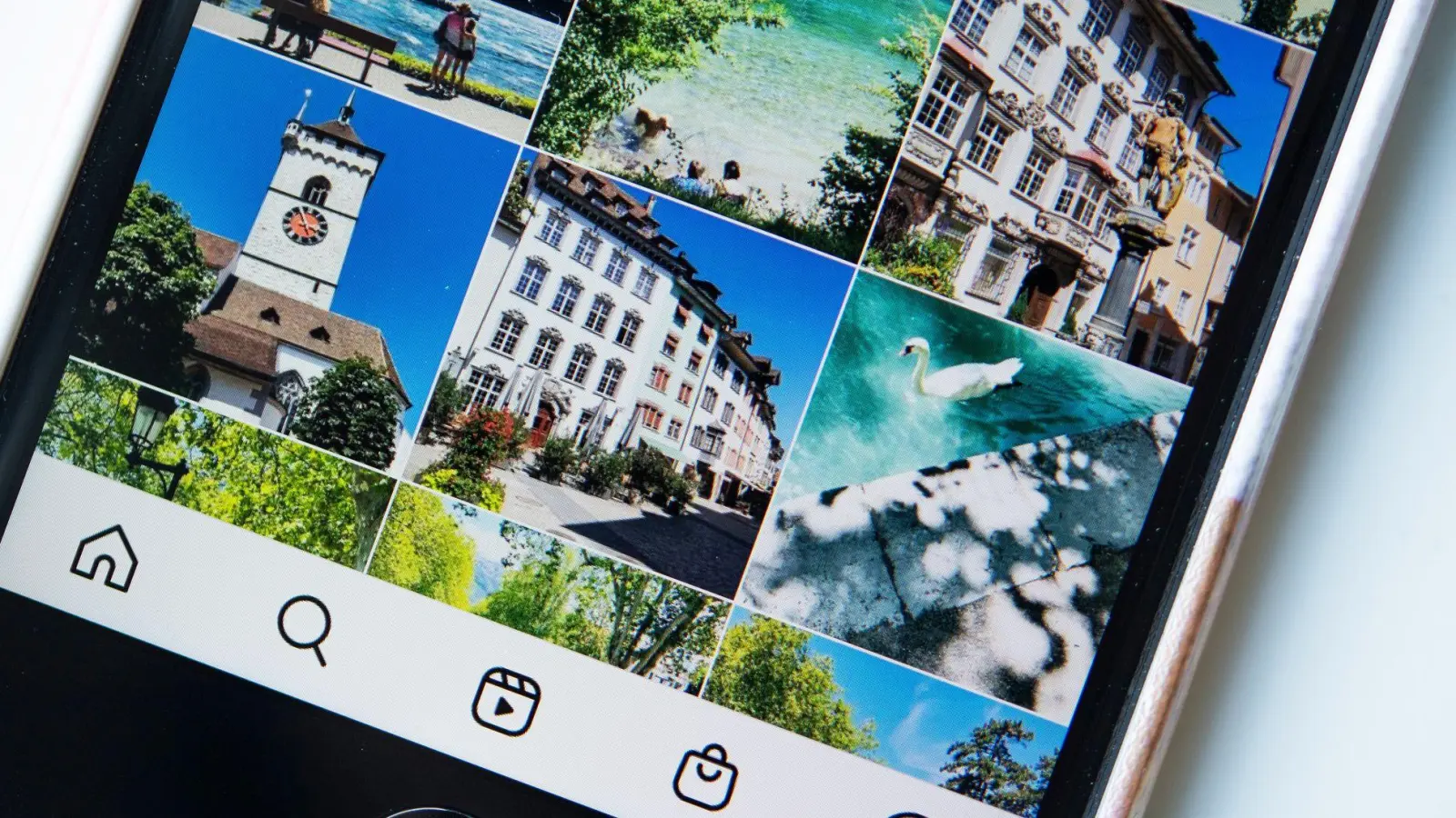 Was darf bleiben, was kann weg? Den meisten Speicherplatz auf dem Smartphone fressen etwa Fotos und Videos. (Foto: Catherine Waibel/dpa-tmn)