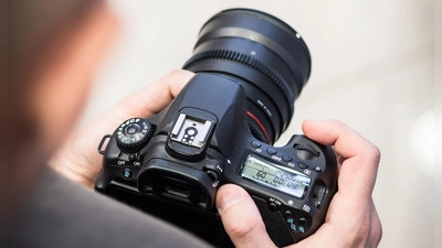 Beim kostenlosen Bewerbungsfoto-Shooting auf der Messe in Bad Windsheim werden professionelle Bilder für Ihre Bewerbungsmappe aufgenommen. Hierbei sollten Sie auf entsprechende Kleidung achten. (Foto: Pixabay)