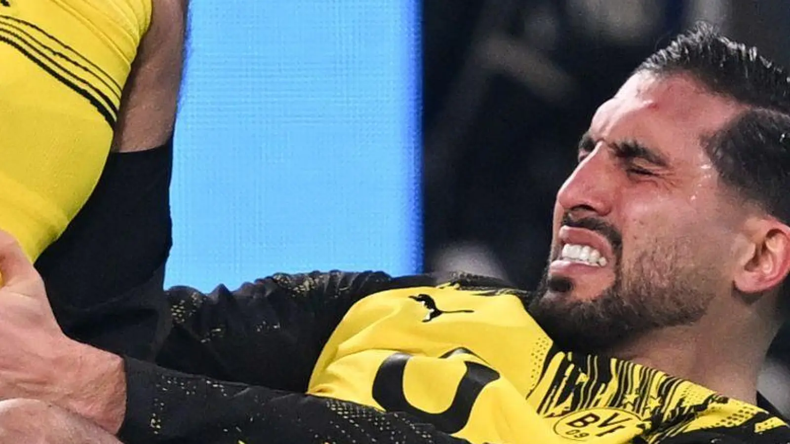 Emre Can fällt nach seinem Kreuzbandriss monatelang aus (Foto: David Inderlied/dpa)