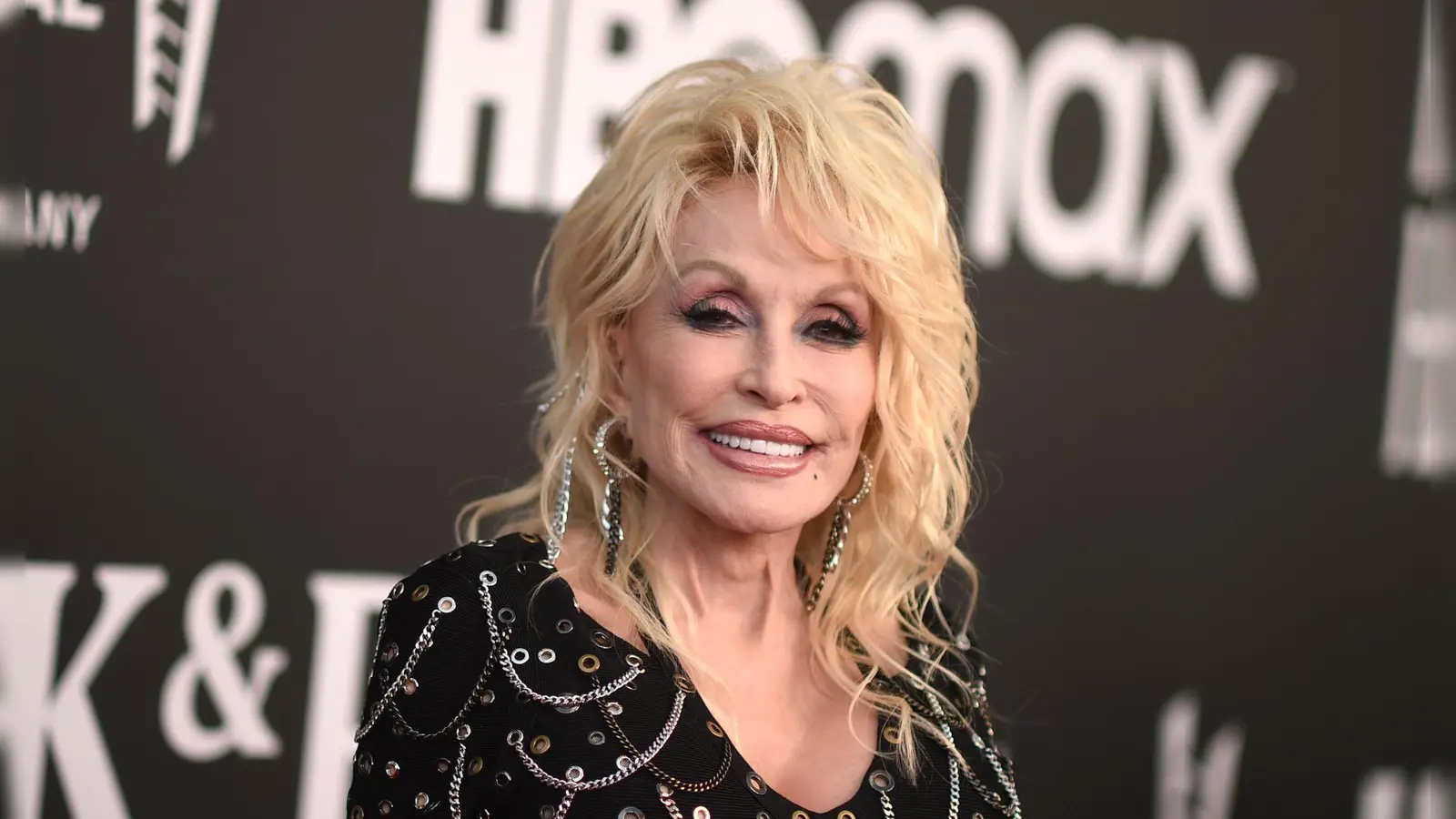 Dolly Parton bedankt sich für Karten, Blumen und Nachrichten. (Archivbild) (Foto: Richard Shotwell/Invision via AP/dpa)