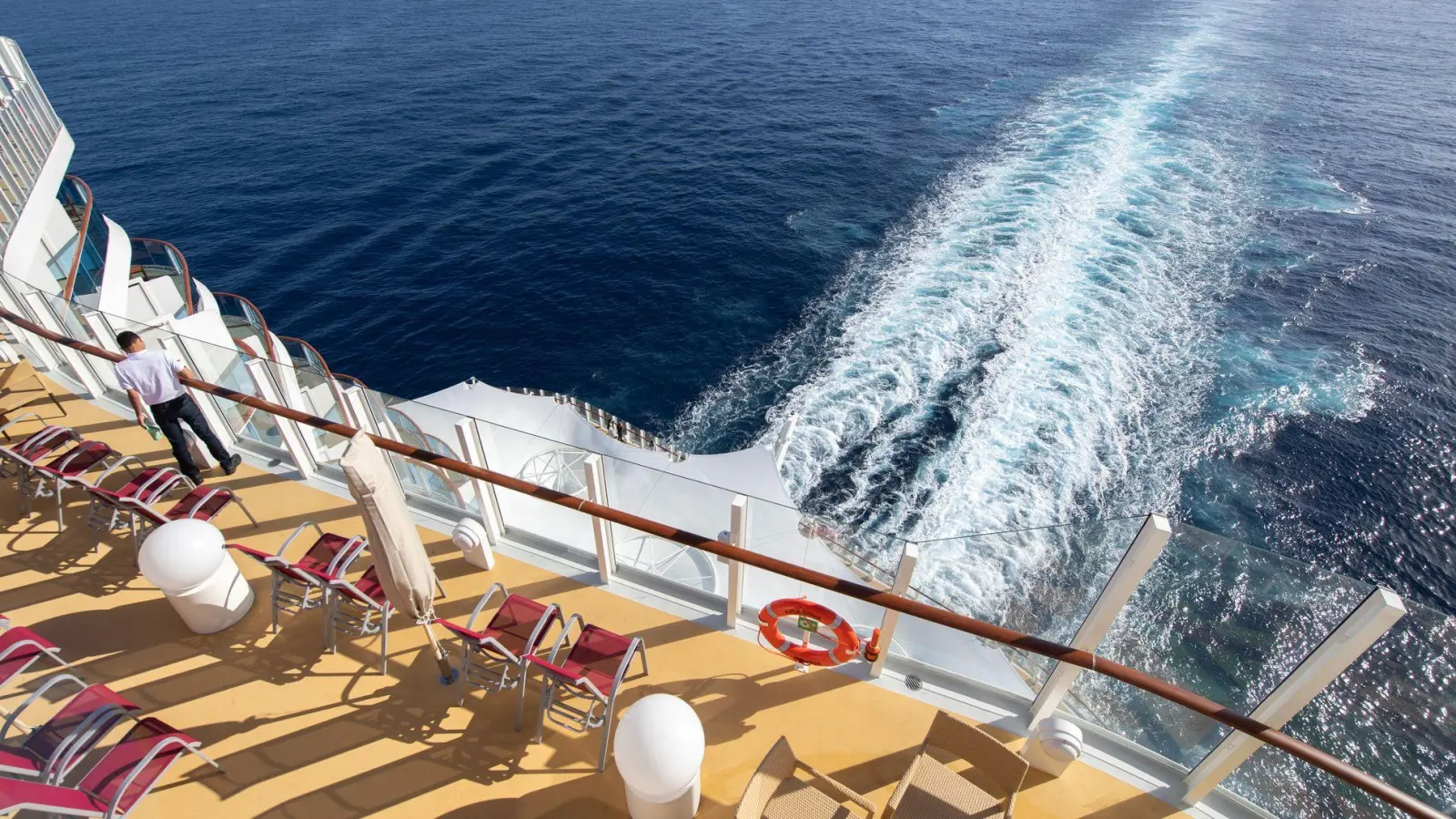 Eine Lärmbelastung in der Kabine durch Schiffsmotoren kann die Minderung des Reisepreises rechtfertigen. (Foto: Andrea Warnecke/dpa-tmn)