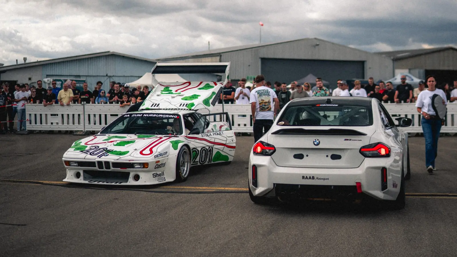 Für spektakuläre Momente haben Showeinlagen sowie die Auftritte von legendären Baureihen auf der Startbahn gesorgt (Foto: Luca Di Blasi )