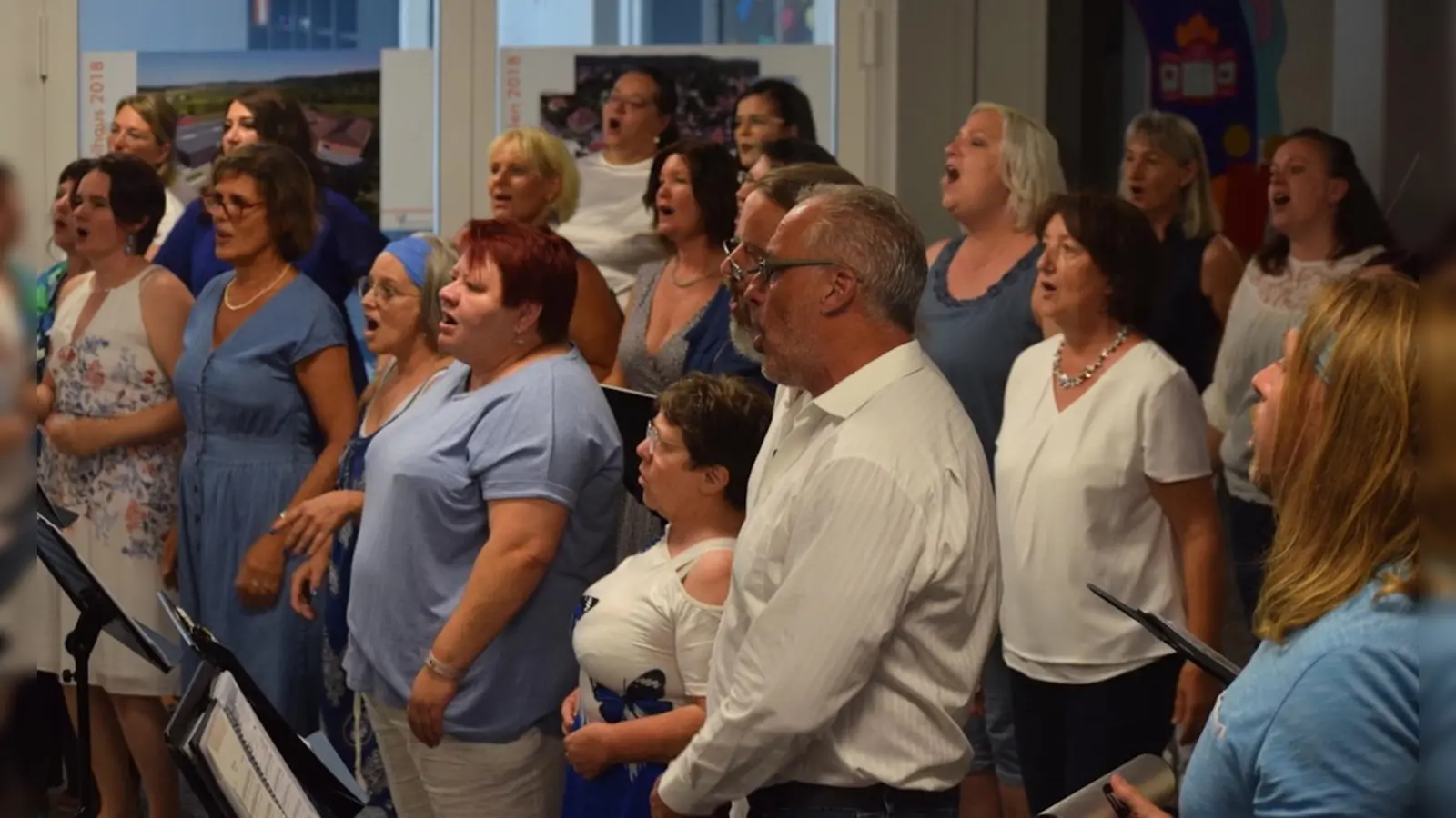 Der 2024 neu gegründete Chor B-Voices probt schon fleißig für das erste öffentliche Konzert. Das Repertoire ist bunt gemischt. (Foto: Christian König)