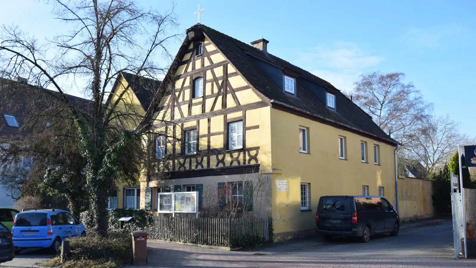 Auf dem Gelände des Löhehauses sollen das Gemeindezentrum und ein Dorfplatz entstehen. Das Löhehaus selbst wird nach derzeitigem Stand die Gemeinde Neuendettelsau übernehmen. (Foto: Florian Schwab)
