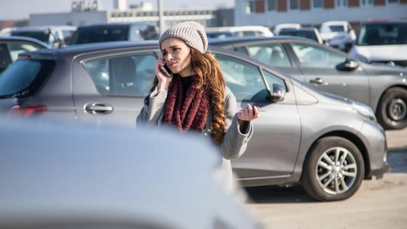 Leere Parklücke: Wenn das Auto gestohlen wurde, müssen Betroffene das umgehend der Polizei und ihrer Versicherung melden. (Foto: Christin Klose/dpa-tmn)