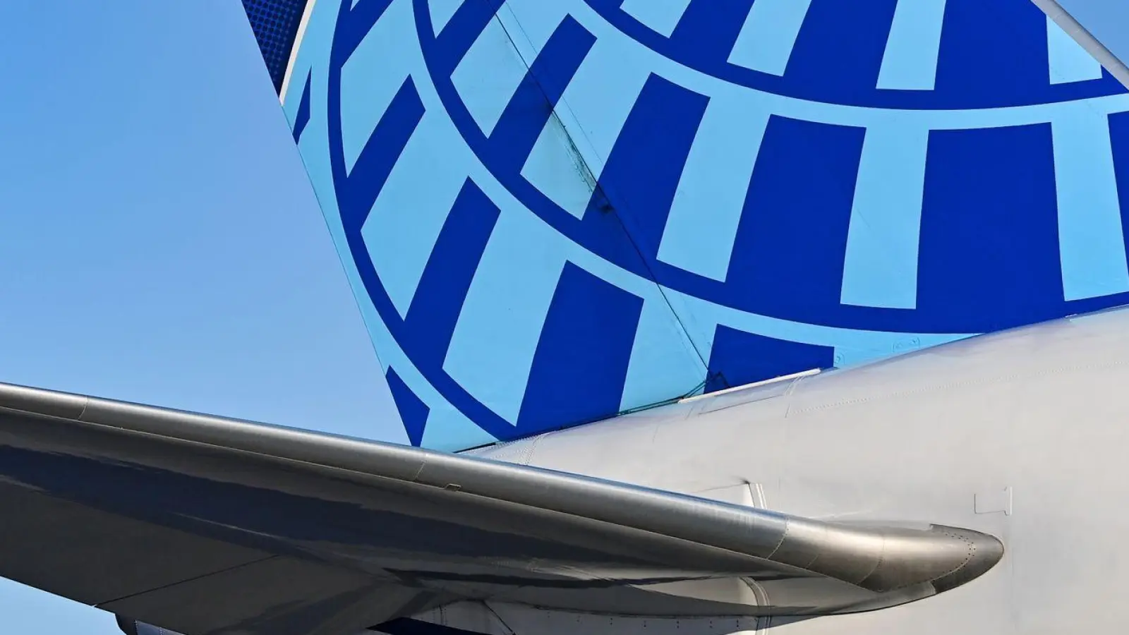 United Airlines kündigte nach dem Vorfall eine Untersuchung an. (Foto: Patrick Pleul/dpa-Zentralbild/dpa)