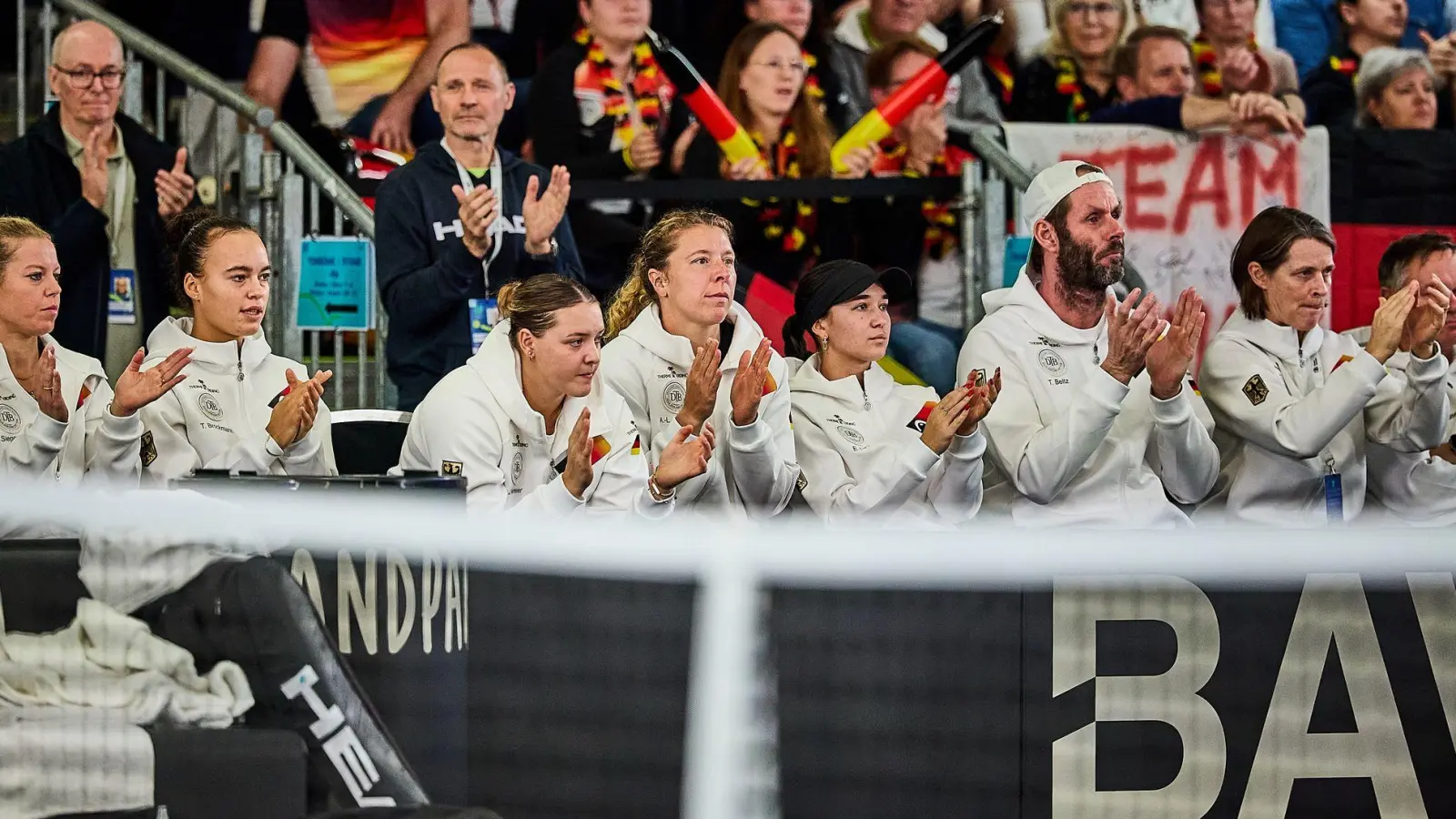 Deutschlands Tennisspielerin haben doch noch die Chance auf den Verbleib in der Weltgruppe des Billie Jean King Cups. (Foto: Mathias Schulz/dpa)
