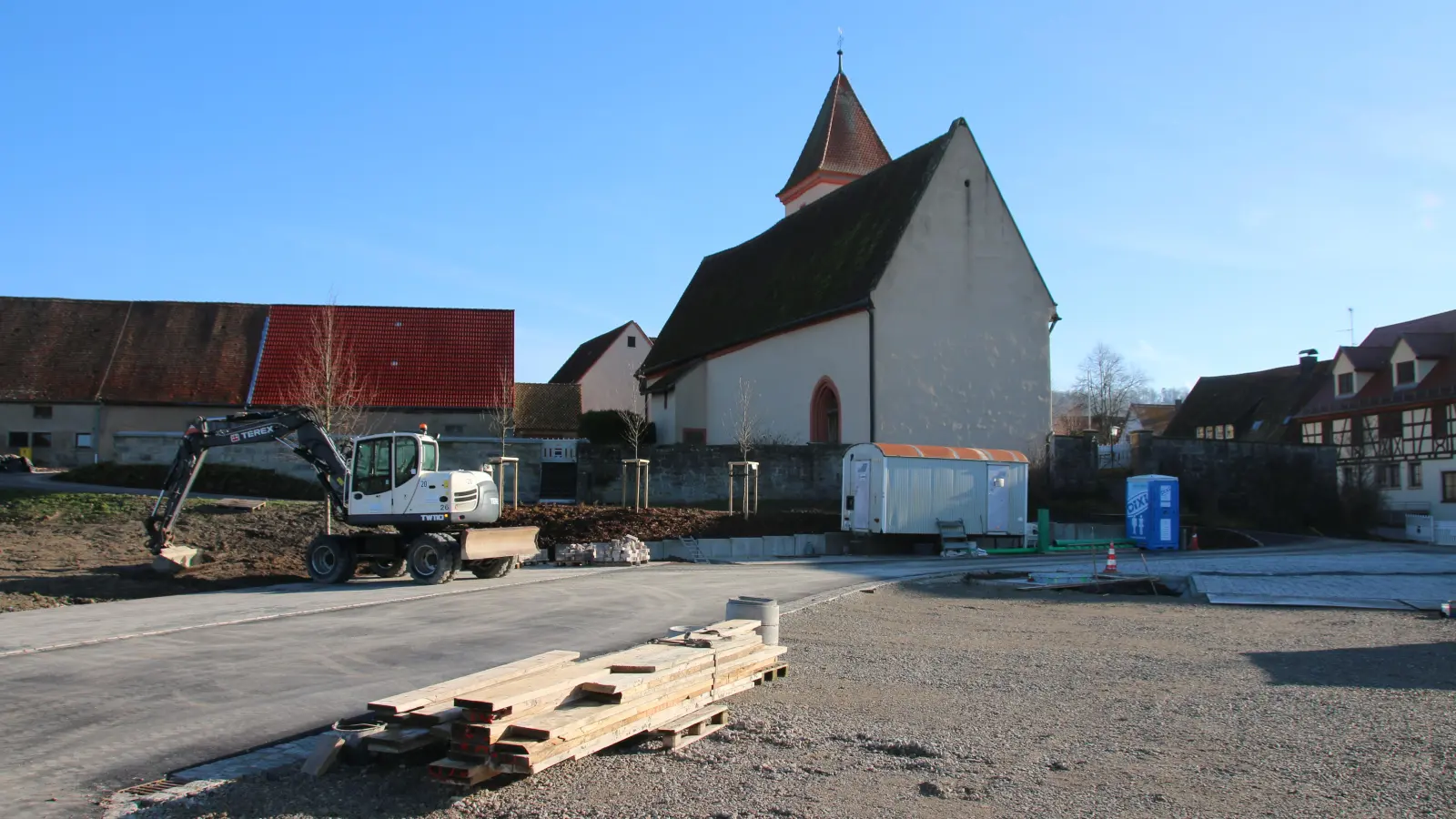 Am Kirchfeldareal sollen drei Parzellen entstehen. Die Gemeinderäte wollten die entstehende Straße nicht nach der benachbarten Kirche benennen.<br> (Foto: Stefan Neidl)
