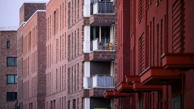 Im Vergleich zum ersten Quartal des laufenden Jahres gab es nur noch bei Wohnungen in dünn besiedelten ländlichen Regionen Preisrückgänge. (Archivbild). (Foto: Julian Stratenschulte/dpa)