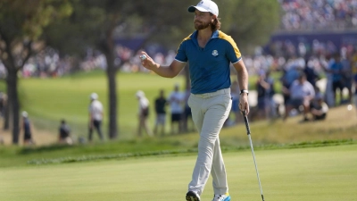 Tommy Fleetwood aus Großbritannien von Team Europa entschied das Turnier zugunsten der Europäer. (Foto: Andrew Medichini/AP/dpa)