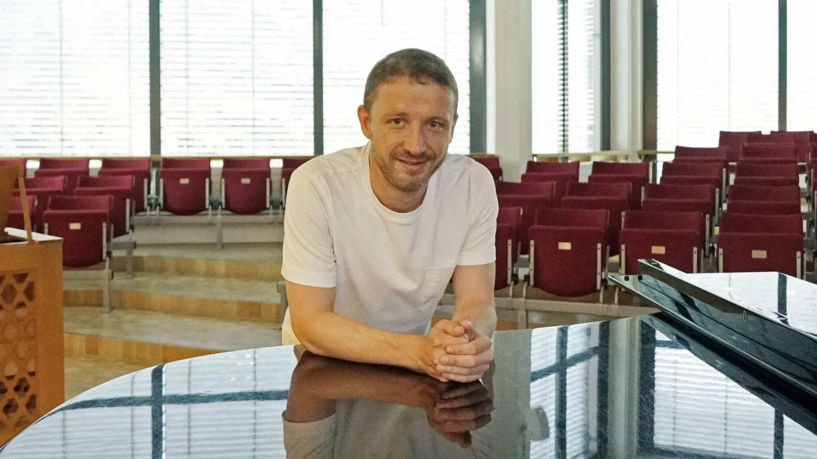 Stellt sich bei der Bachwoche mit der Johannes-Passion vor: Ludwig Böhme, der künstlerische Leiter des Windsbacher Knabenchores. (Foto: Elke Walter)