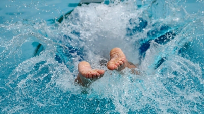 Der Spender ist selbst Freibad-Fan. (Archivbild) (Foto: Patrick Pleul/dpa)