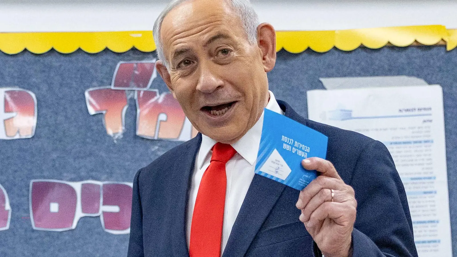 Israels Ministerpräsident Benjamin Netanjahu ruft seine Anhänger auf, zur Wahl zu gehen. Foto aktuell (Foto: Yonatan Sindel/Pool Flash90 via AP/dpa)