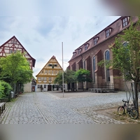 Die Konzerte der Stadtkultur-Reihe finden bei jedem Wetter statt: Bei gutem Wetter auf dem Dr.-Martin-Luther-Platz, bei schlechtem wird in die Kirche St. Kilian ausgewichen. (Foto: Nina Daebel)
