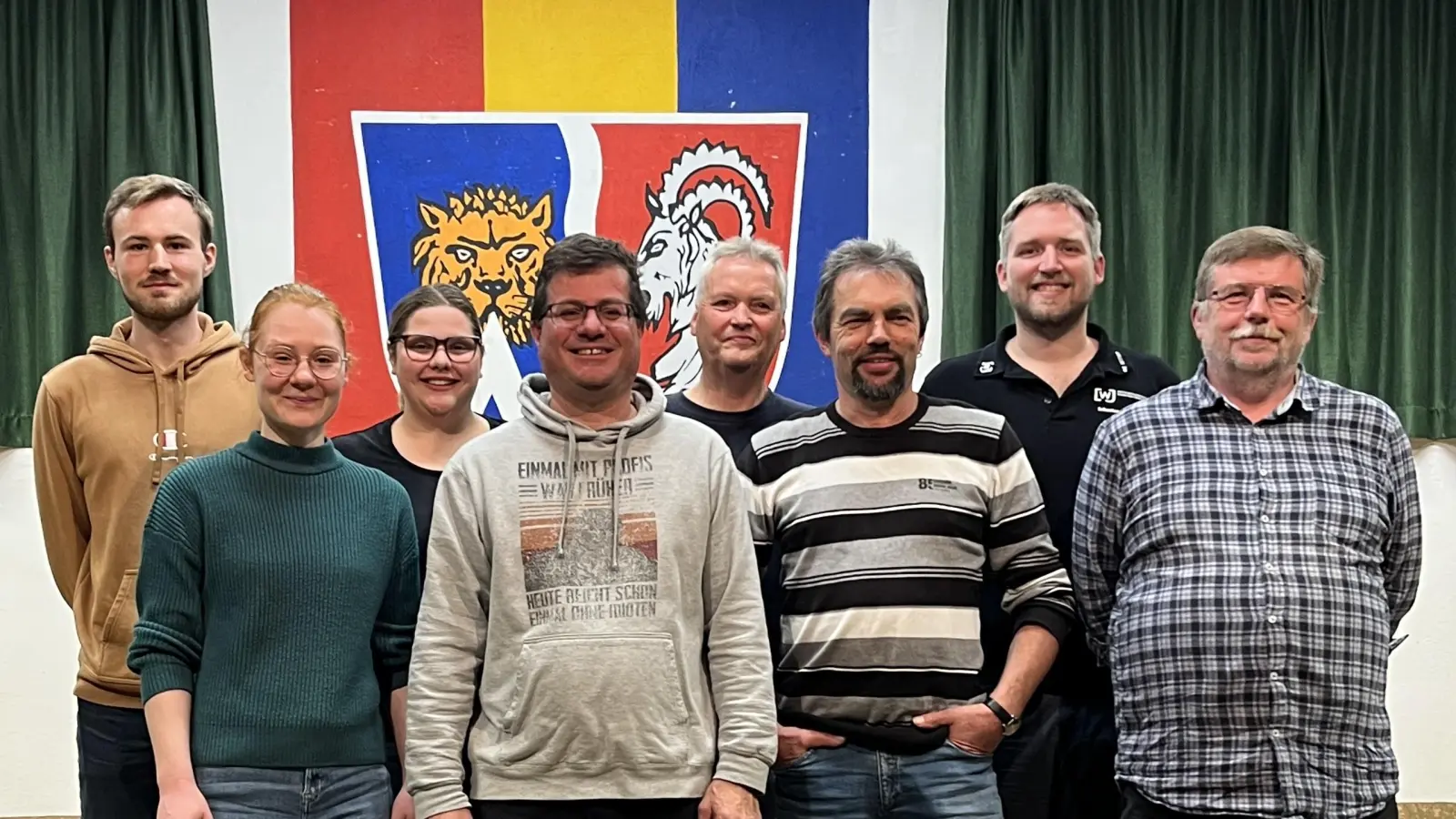 Der Vorstand des Musikvereins besteht aus (von links in der hinteren Reihe) Jens Gehring, Linda Hertlein, Klaus Wiehl und Sebastian Krauthahn sowie in der vorderen Reihe von links: Tabea Gintner, Matthias Blank, Hans Schmidt und Josef Schalk. (Foto: Erich Fiedler)