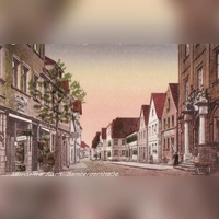 So sah die Bamberger Straße im Jahr 1920 aus. Ganz rechts befindet sich das Rathaus. Vom Seiteneingang erfolgte seinerzeit der Zugang dazu. Bis zum Brand 1947 sind die Säulen dort gestanden. Entdeckt hat Walter Tropper die Postkarte im Archiv des Geschichts- und Heimatvereins: Sie stammt aus dem Ansichtsalbum des Verlags L. Assel, welcher in der Wilhelmstraße einen Buchladen betrieb.  (Foto: Geschichts- und Heimatverein)