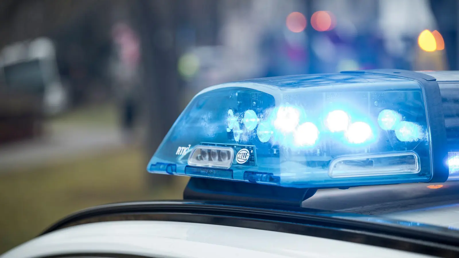 Ein Fahrgast hat in einem Bus in Coburg einen Mitarbeiter attackiert. (Symbolbild)  (Foto: Daniel Vogl/dpa)