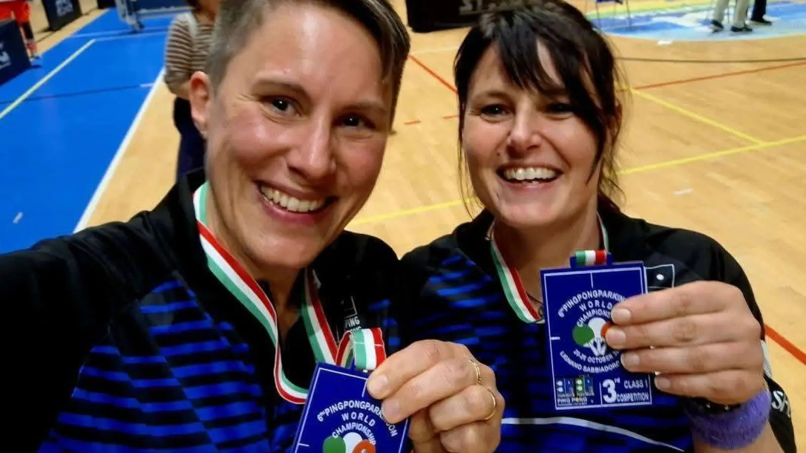 Nadine Klein (links) und Anke Leidenberger gehören zur neuen Generation beim PingPongParkinson. (Foto: Sanjin Strukic)
