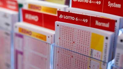 Im Lotto gewonnen? Dann muss der Gewinn nicht versteuert werden. (Foto: Philipp von Ditfurth/dpa/dpa-tmn)