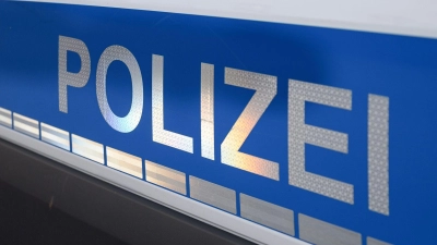 Die Polizei bittet auch Zuschauer eines Jugendfußballspiels, sich mit Hinweisen zu melden. (Symbolbild) (Foto: Daniel Vogl/dpa)