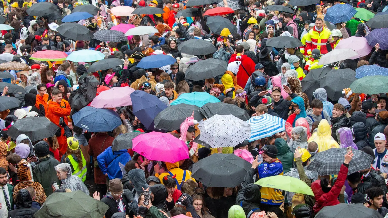 Immer wieder Regen lautet die Wettervorhersage für die kommenden Tage. (Foto: Thomas Banneyer/dpa)