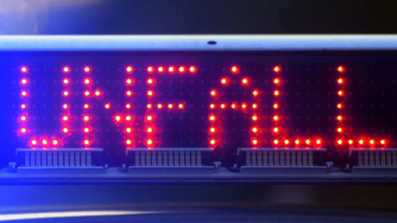 Die Autobahn war für zwei Stunden komplett gesperrt. (Symbolbild) (Foto: Stefan Puchner/dpa)