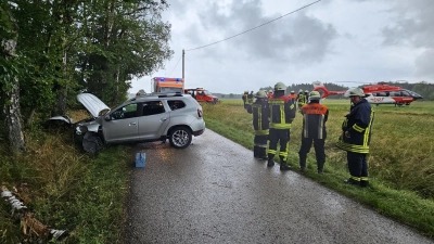 Der Fahrer eines SUV verstarb zwischen Charhof und Steinbach am Steuer. (Foto: Wolfgang Grebenhof)