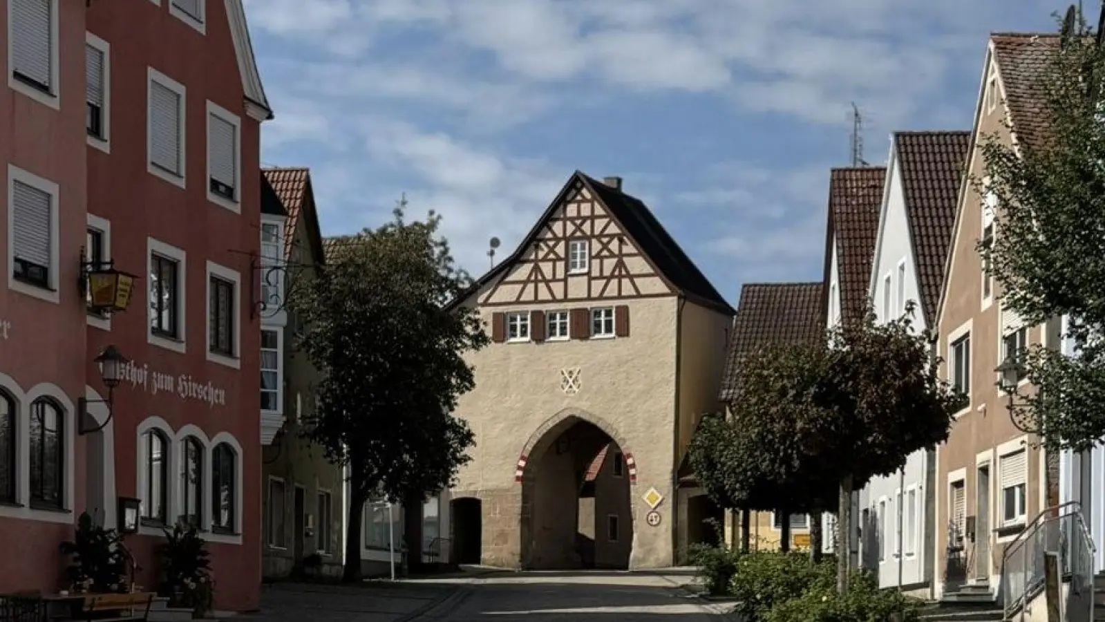Bäcker, Metzger und vier Wirtshäuser sind die Begegnungsstätten im Ortskern von Dürrwangen. (Foto: Stefan Baumgärtner)