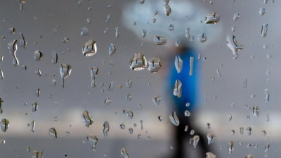 Das Wetter bleibt heute und am Mittwoch ungemütlich.  (Foto: Pia Bayer/dpa)