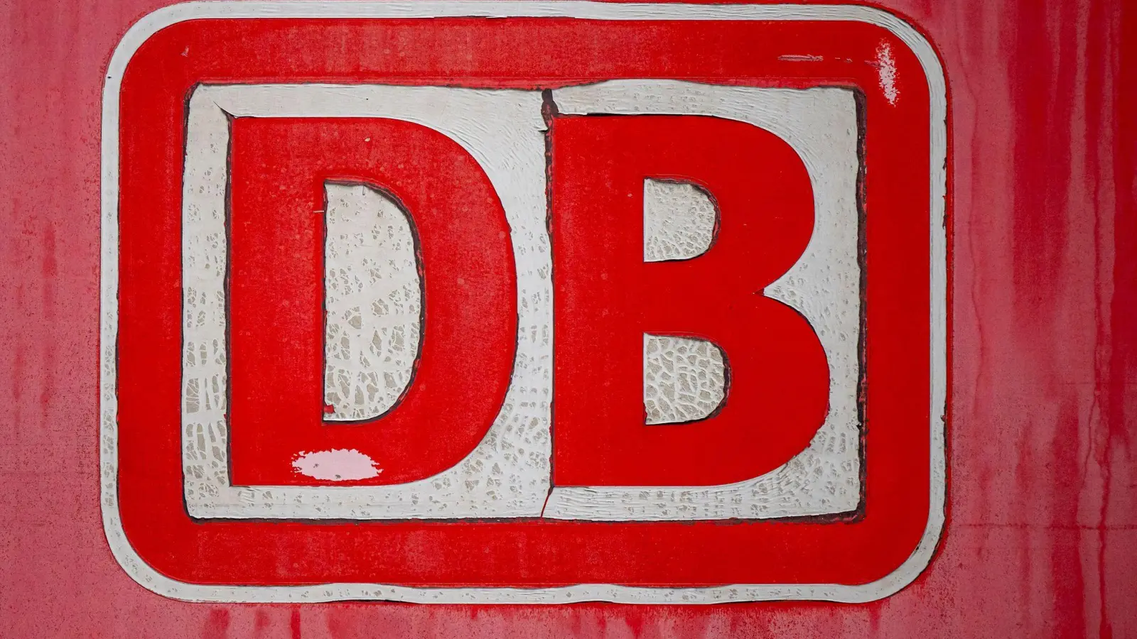 Das Image der Bahn ist schwer ramponiert. (Foto: Peter Kneffel/dpa)