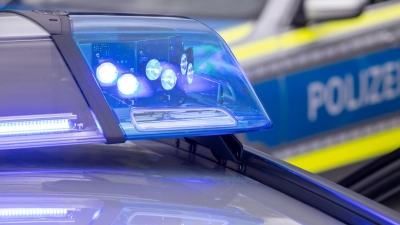 Ein Tatverdächtiger sitzt in U-Haft. (Symbolbild)  (Foto: Daniel Karmann/dpa)